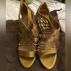 Elie Tahari heels